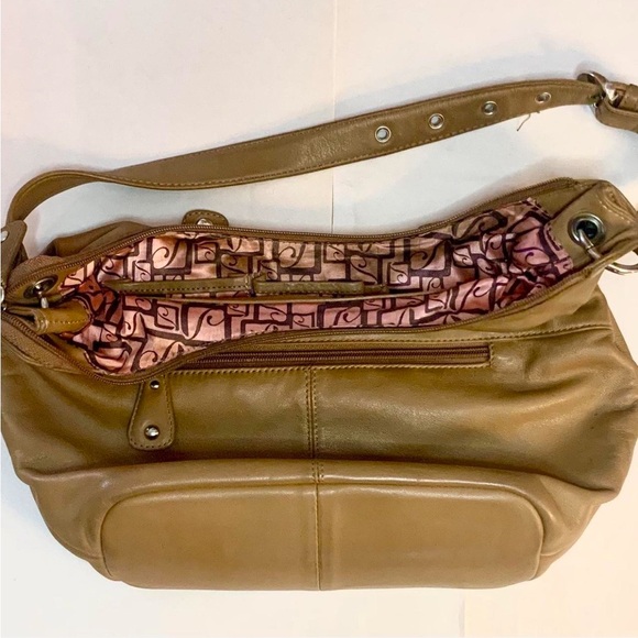 Stone Mountain embossed tan purse. Designer pink lining. - Picture 2 of 6